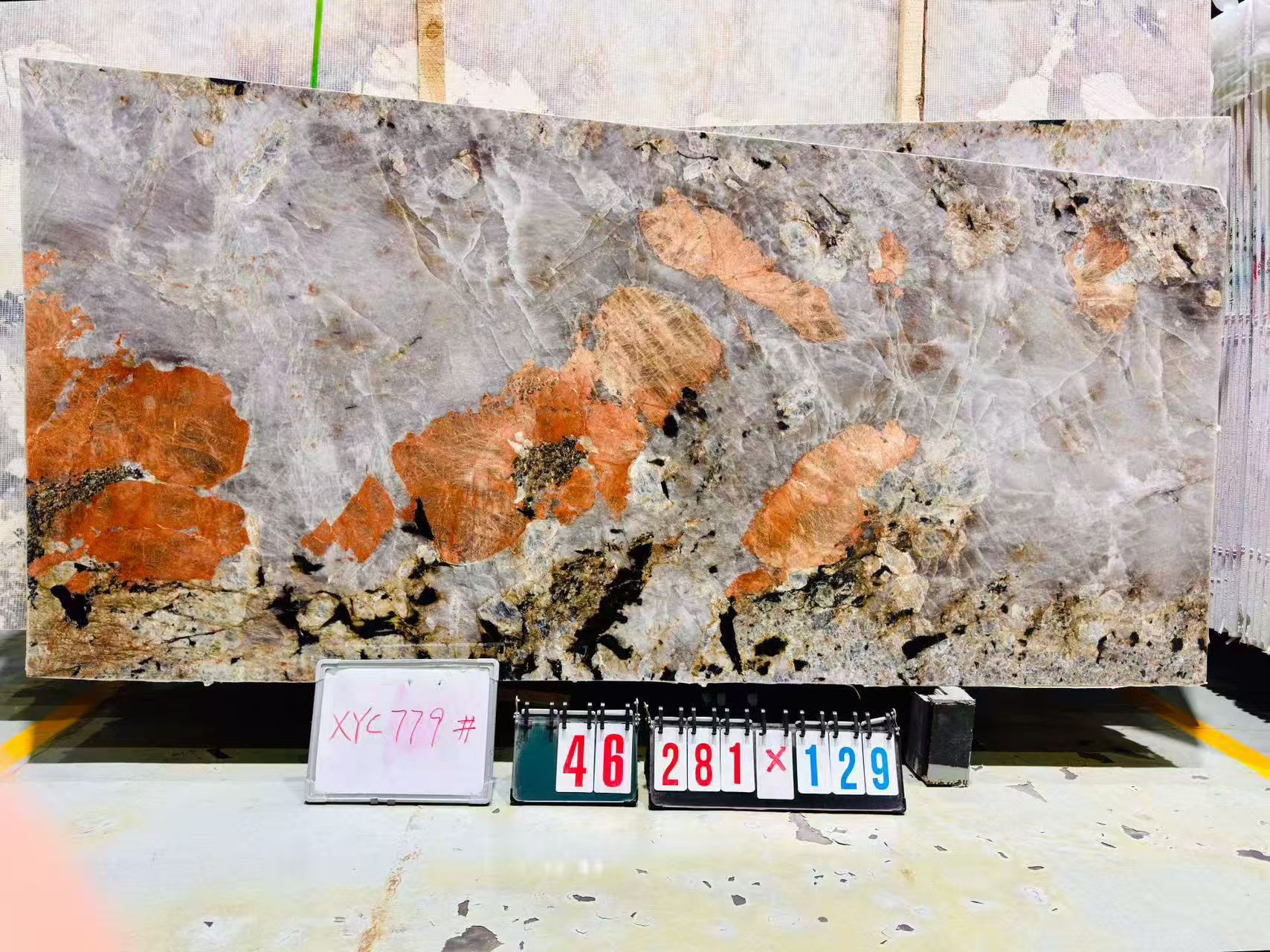PAT-003 gray Patagonia slab with orange minerals